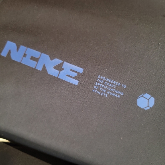 Nike Thermafit Hoodie Medium - Picture 3 of 6